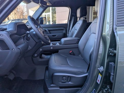 New 2026 Land Rover Defender 110 X-Dynamic SE image 21