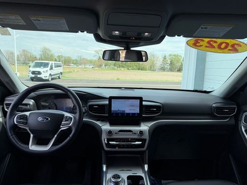 Used 2023 Ford Explorer XLT w/ Equipment Group 202A image 12