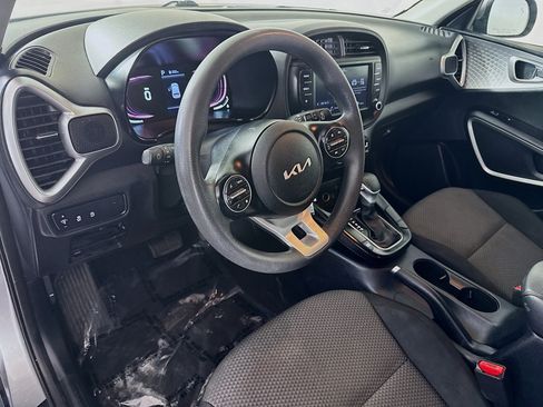 Used 2023 Kia Soul LX w/ Option Group 015 FWD image 22