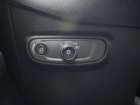 Used 2021 Chevrolet Equinox LT AWD/4WD image 24