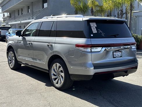 Used 2024 Lincoln Navigator Reserve image 5