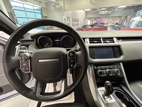 Used 2014 Land Rover Range Rover Sport HSE image 8