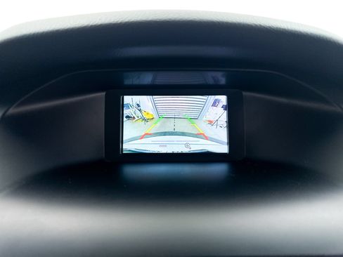 Used 2018 Ford Focus SE FWD image 16