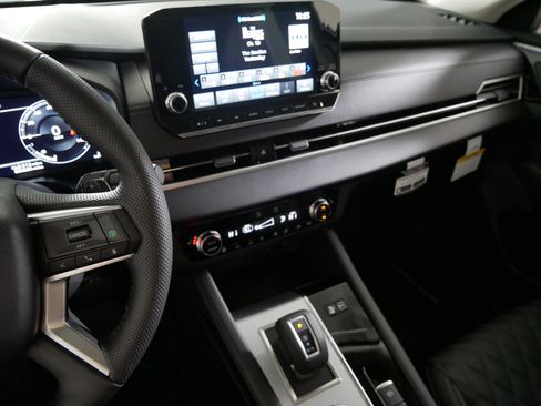 New 2025 Mitsubishi Outlander SEL image 5