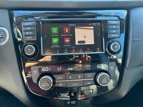 Used 2020 Nissan Rogue SL AWD/4WD image 22