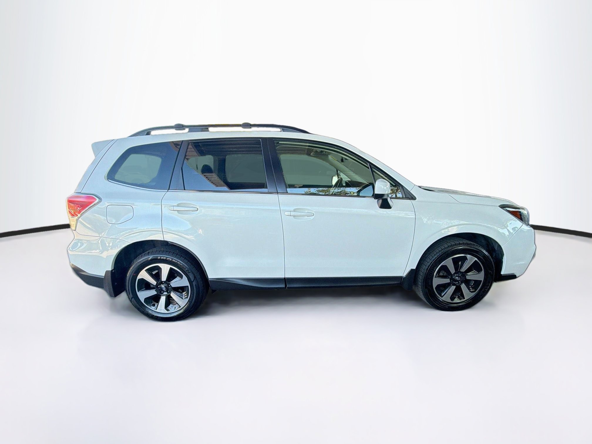 Used 2018 Subaru Forester 2.5i Limited AWD/4WD image 10