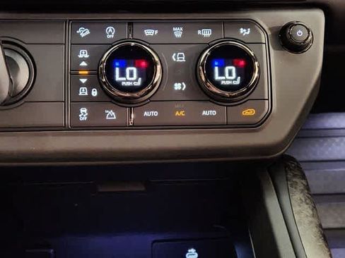 New 2026 Land Rover Defender 110 OCTA AWD/4WD image 30