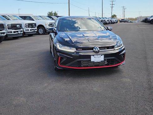 Used 2025 Volkswagen Jetta GLI Autobahn FWD image 4