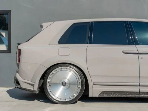 Used 2025 Rolls-Royce Cullinan Black Badge image 37