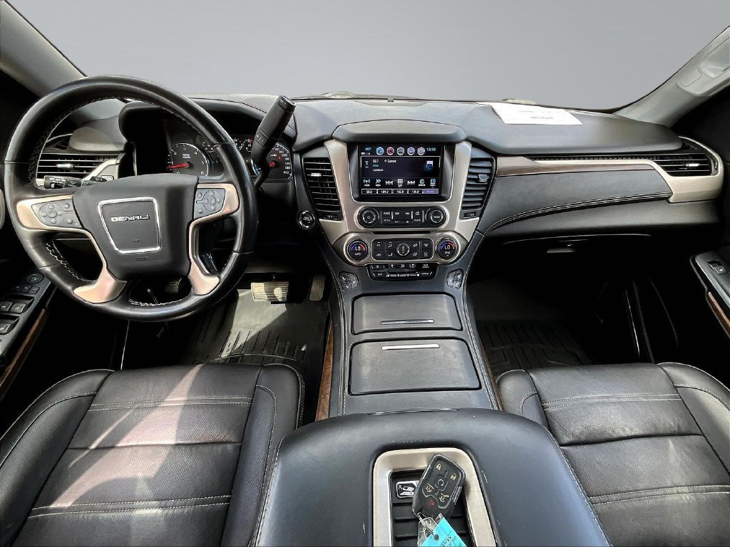 Used 2019 GMC Yukon Denali w/ Denali Ultimate Black Edition AWD/4WD image 9