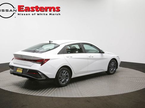 Used 2024 Hyundai Elantra SEL image 41