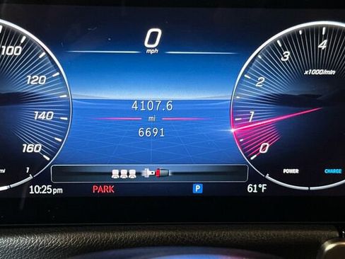 Used 2025 Mercedes-Benz GLB 250 image 34