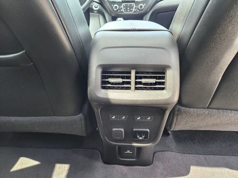 Used 2018 Chevrolet Equinox Premier AWD/4WD image 31