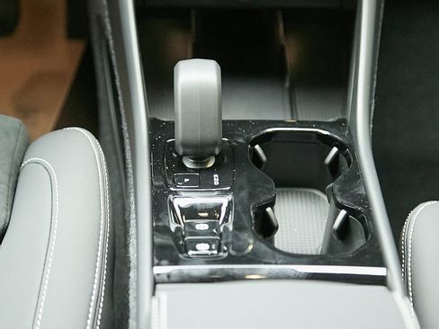 New 2026 Volvo XC40 B4 Plus w/ Climate Package image 24