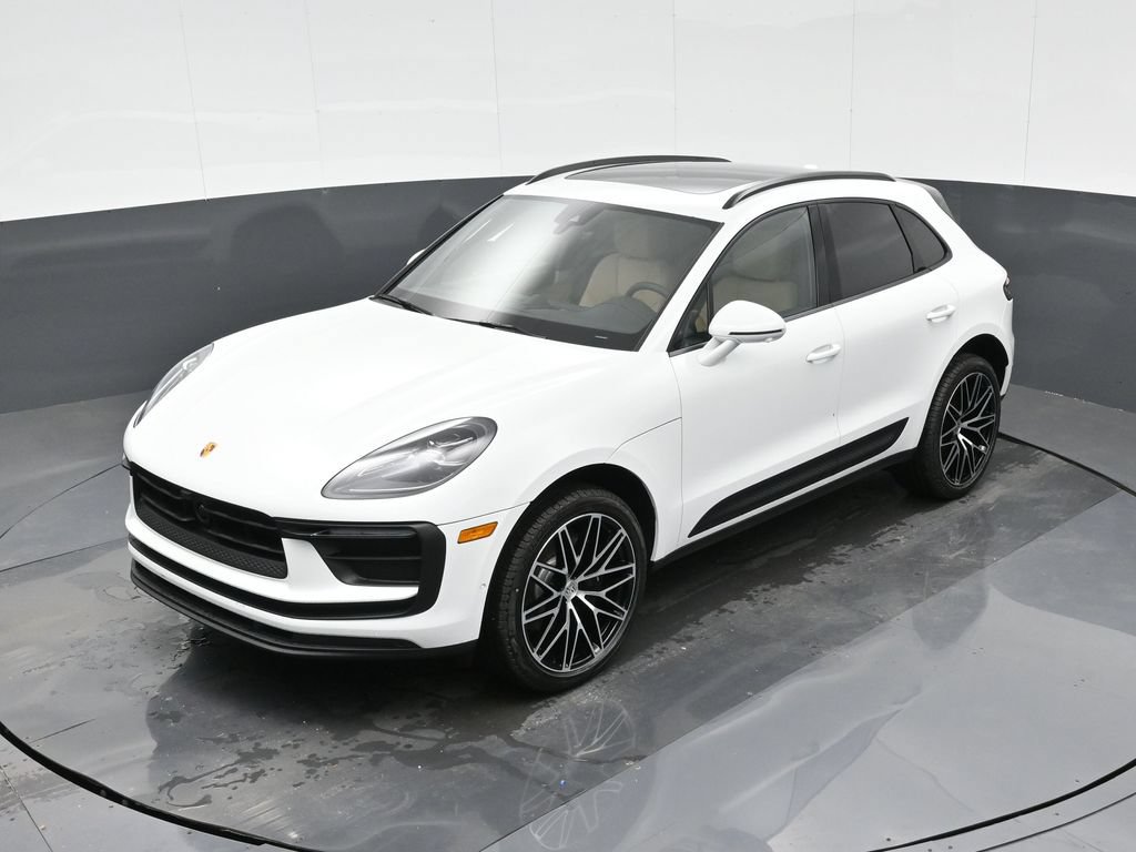 Certified 2026 Porsche Macan AWD/4WD image 26