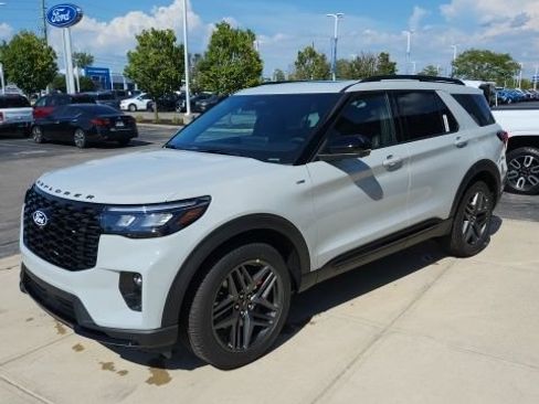 New 2027 Ford Explorer ST-Line w/ Premium Package AWD/4WD image 4