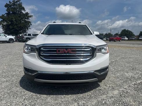 Used 2017 GMC Acadia SLT FWD image 2