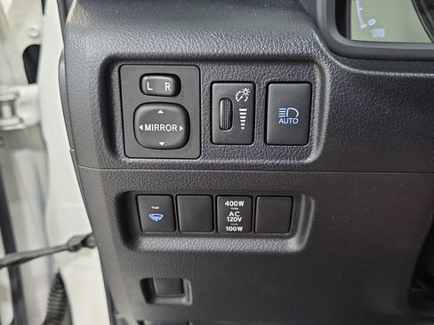 Used 2021 Toyota 4Runner SR5 AWD/4WD image 25