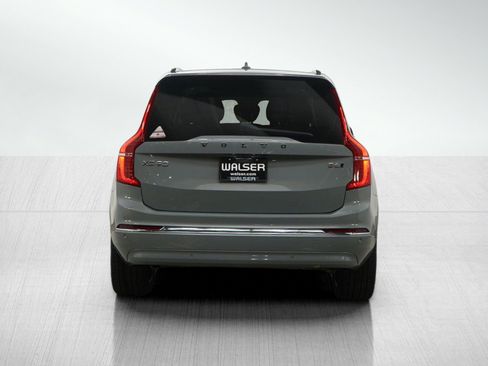Used 2024 Volvo XC90 B6 Plus image 4