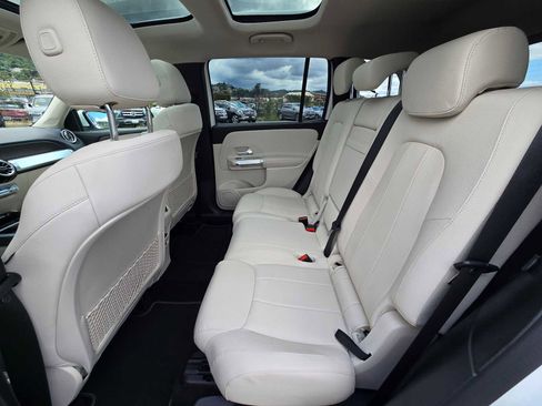 Used 2023 Mercedes-Benz GLB 250 4MATIC image 16