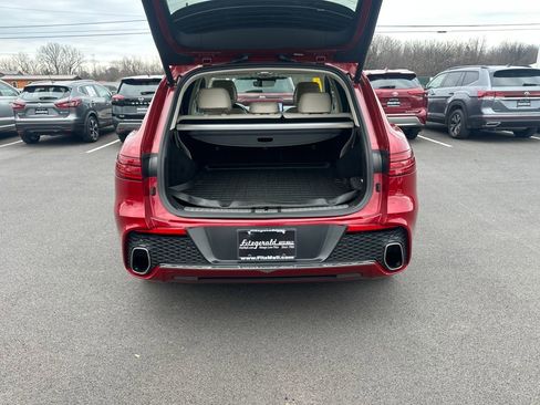 Used 2023 Genesis GV70 2.5T w/ Select Package image 11