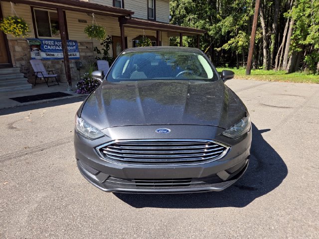 Used 2017 Ford Fusion SE w/ Fusion SE Technology Package FWD image 9