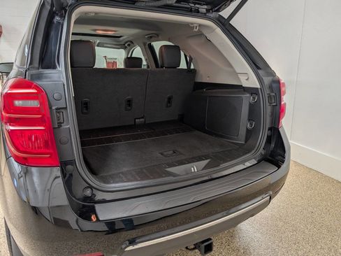 Used 2017 Chevrolet Equinox Premier image 16