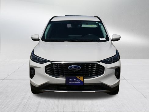 Certified 2024 Ford Escape Platinum AWD/4WD image 2