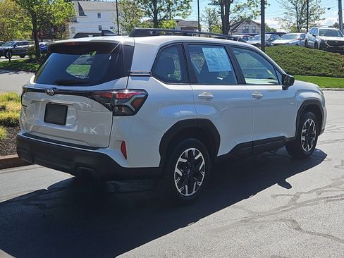 Certified 2025 Subaru Forester AWD/4WD image 2