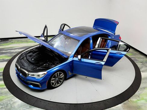Used 2018 BMW M760i xDrive AWD/4WD image 37