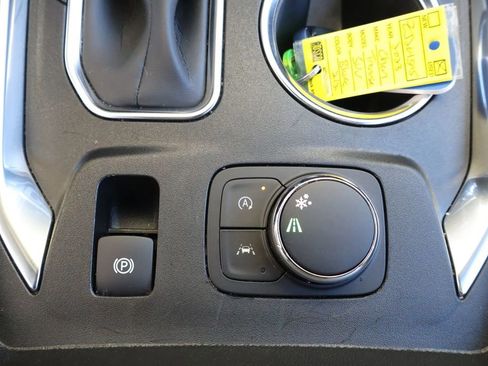 Certified 2023 Chevrolet Traverse LT image 23