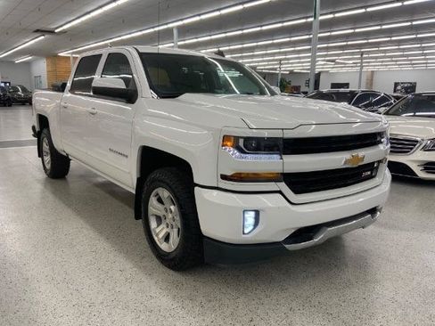 Used 2018 Chevrolet Silverado 1500 LT w/ All Star Edition AWD/4WD image 4