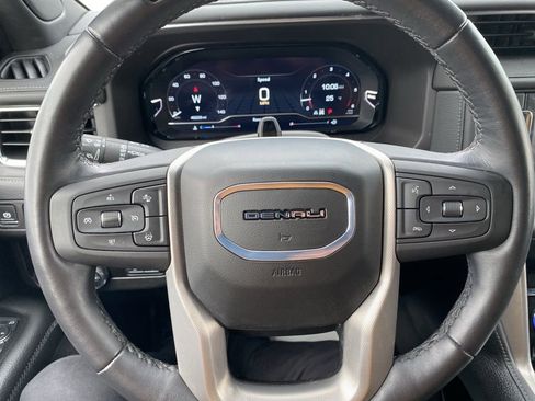 Used 2024 GMC Yukon XL Denali w/ Advanced Technology Package image 11
