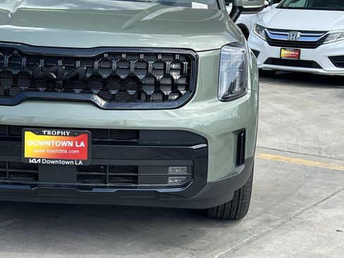 Certified 2025 Kia Telluride SX Prestige X-Line AWD/4WD image 12