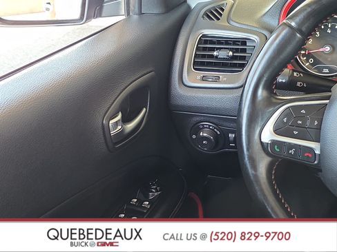 Used 2020 Jeep Compass Trailhawk AWD/4WD image 23