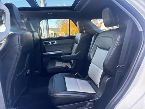 Used 2023 Ford Explorer XLT w/ Equipment Group 202A image 12