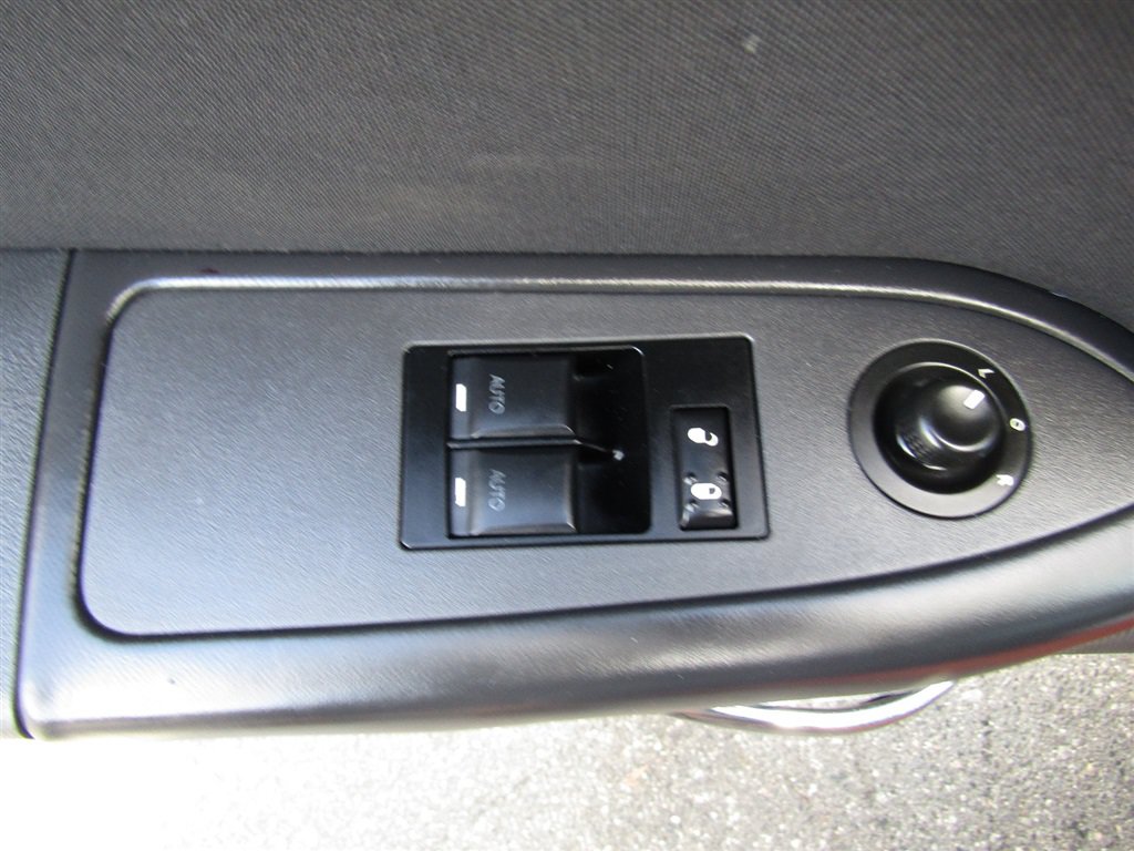 Used 2011 Dodge Challenger RWD image 14