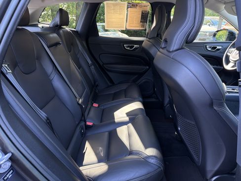 Certified 2023 Volvo XC60 B5 Ultimate FWD image 33