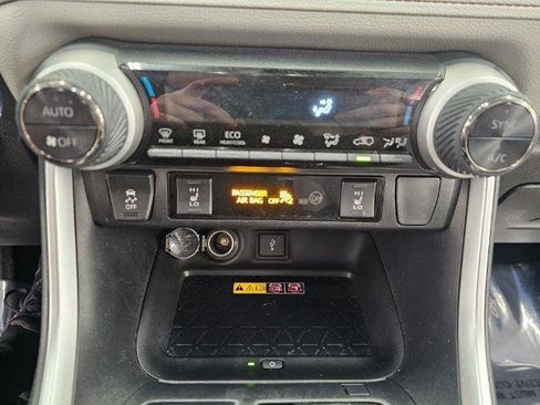 Used 2022 Toyota RAV4 XLE Premium AWD/4WD image 23