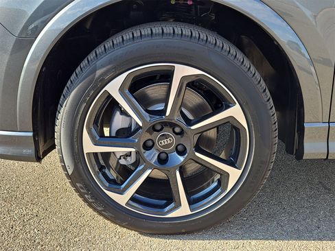 New 2025 Audi Q3 2.0T Premium Plus image 11