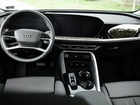 New 2025 Audi Q5 2.0T Premium Plus image 26