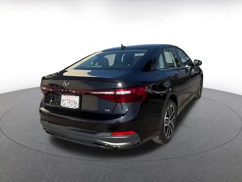 Used 2025 Volkswagen Jetta SE image 14