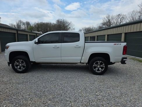 Used 2019 Chevrolet Colorado Z71 AWD/4WD image 2