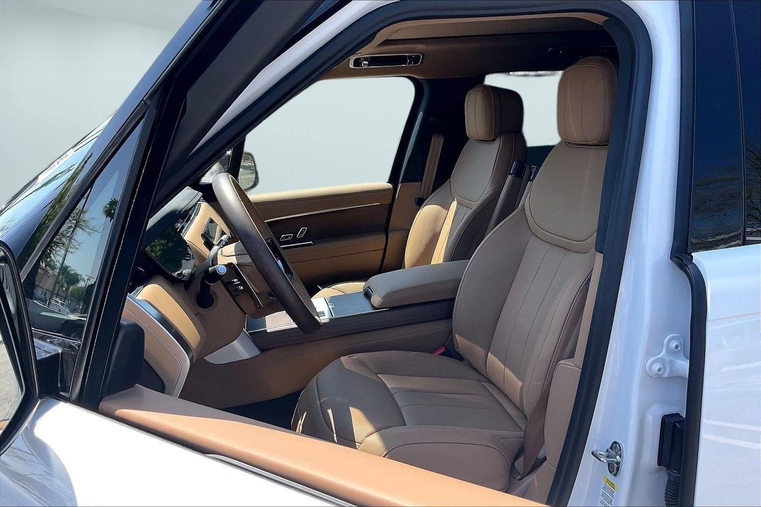 New 2026 Land Rover Range Rover SE AWD/4WD image 16