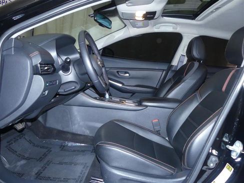 Used 2020 Nissan Sentra SR w/ Premium Package image 18