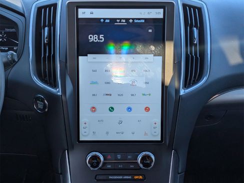 Used 2024 Ford Edge Titanium w/ Titanium Elite Package image 18