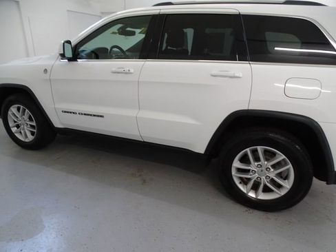Used 2017 Jeep Grand Cherokee Laredo w/ Quick Order Package 23E AWD/4WD image 19