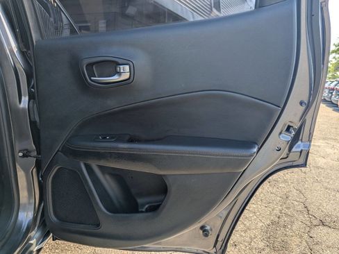 Used 2018 Jeep Compass Latitude image 17