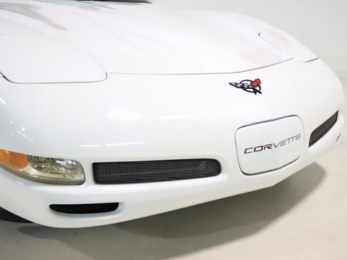 Used 2004 Chevrolet Corvette w/ Preferred Equipment Group image 22