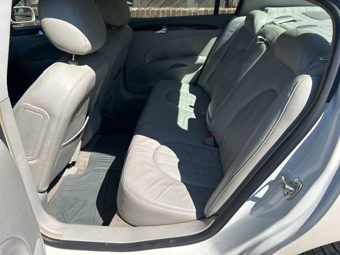 Used 2011 Buick Lucerne CXL FWD image 15
